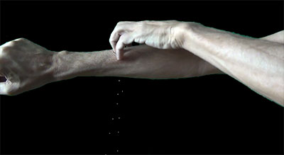 Removing dead epidermis cells with your nails